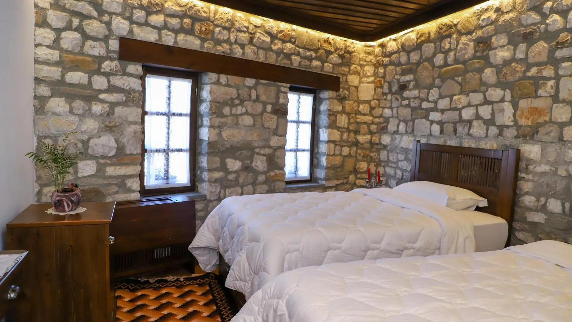 Villa Oda Tomori Berat 4*,  Albania