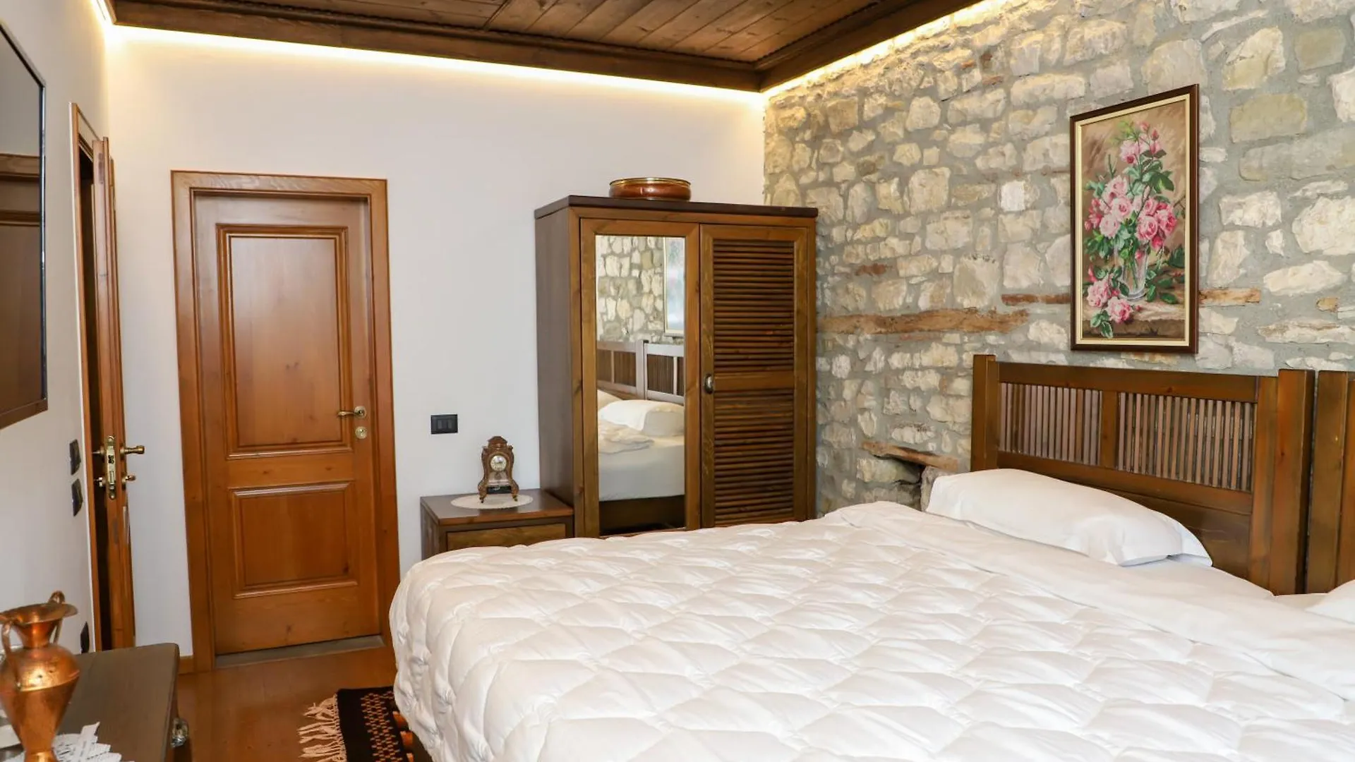 Villa Oda Tomori Berat
