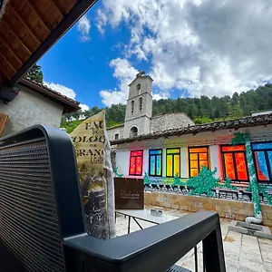  Hostal Helin's By Backpackers